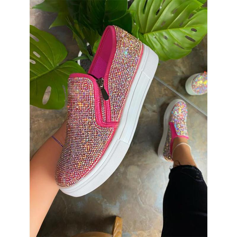 Новые женские летние туфли на низкой платформе с ромбовидными шипами