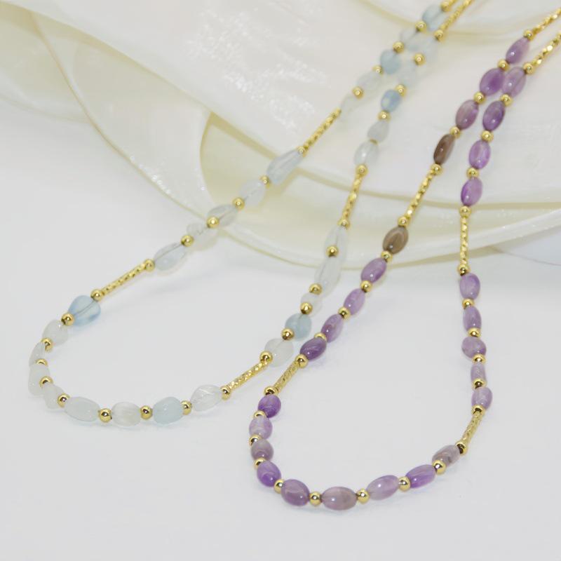 Золотой чокер с аквамарином и бусинами, дизайн с натуральным камнем