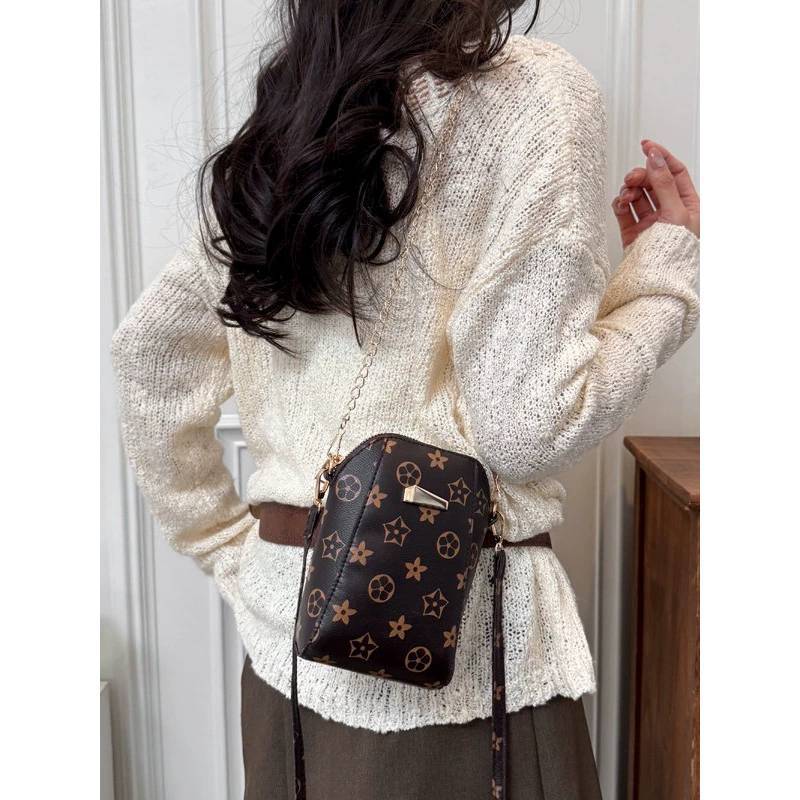 Fashion Women Small Round Pu Crossbody Bag With Zipper Closure For Casual Use