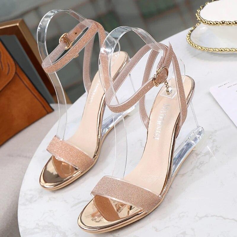 2024 новый дизайн, женские босоножки на танкетке с кристаллами на каблуке 8 см, летние модные сандалии с открытым носком и пряжкой, пикантная мода