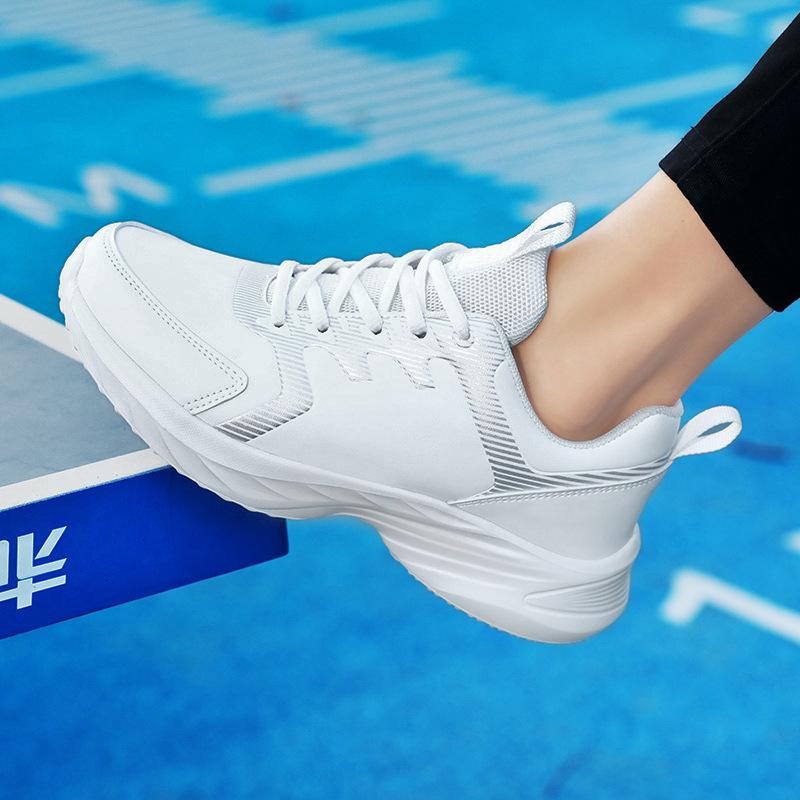 Кроссовки женские весенне-осенние новые дорожные повседневные туфли мягкая подошва кожаная поверхность дышащие студенческие кроссовки для бега большой размер