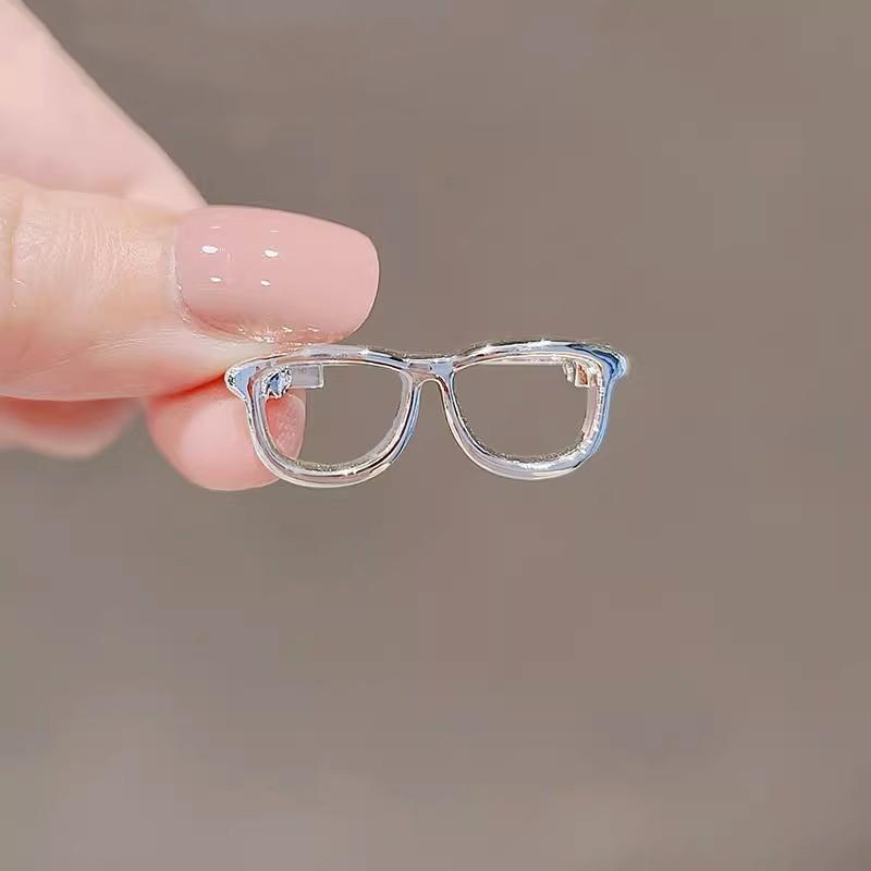 Japanese & Korean Cartoon High-End Glossy Glasses Brooch - Versatile, Stylish Accessory for Women