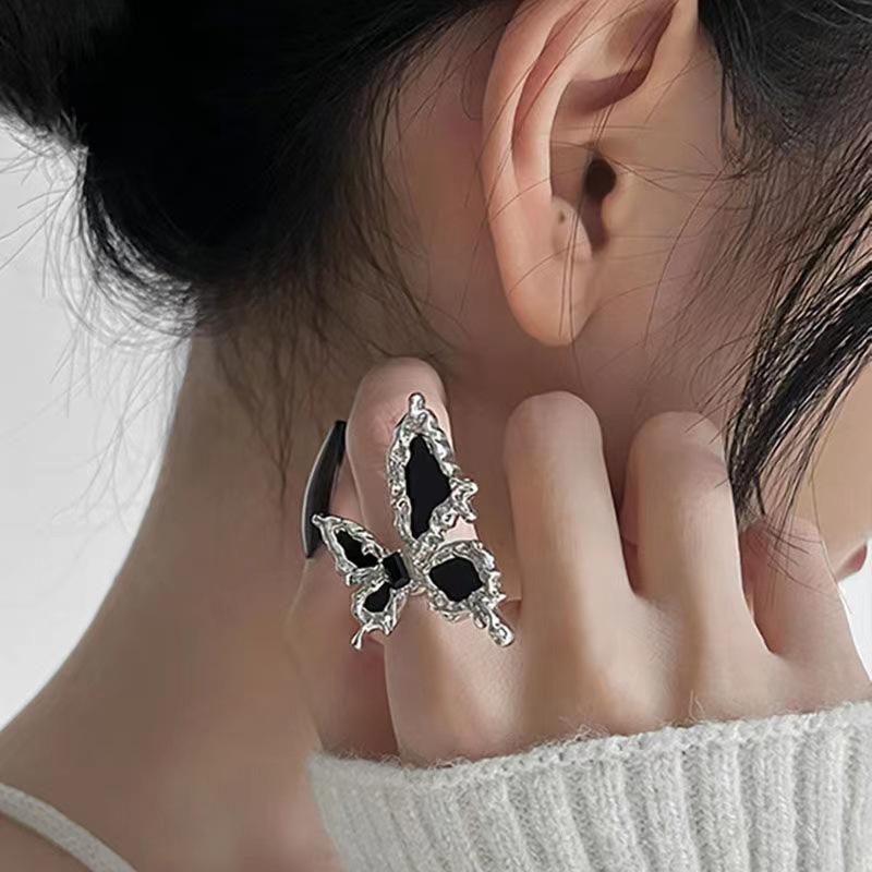 Увеличенное регулируемое кольцо Black Butterfly Iron Bone Fun