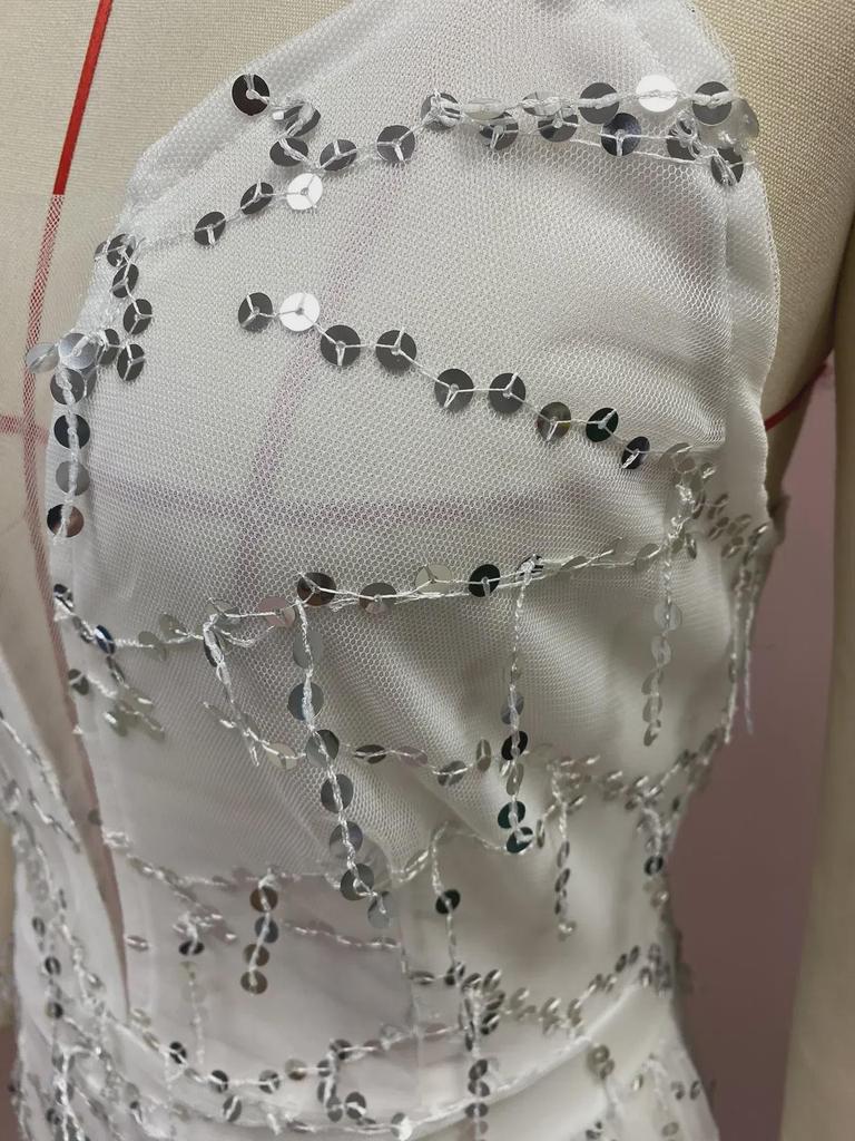 Женское сексуальное серебристое платье макси с V-образным вырезом на подтяжках 2025 года