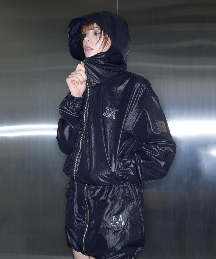 Mucent Eddie Setup Glossy Metal Logo String Skirt