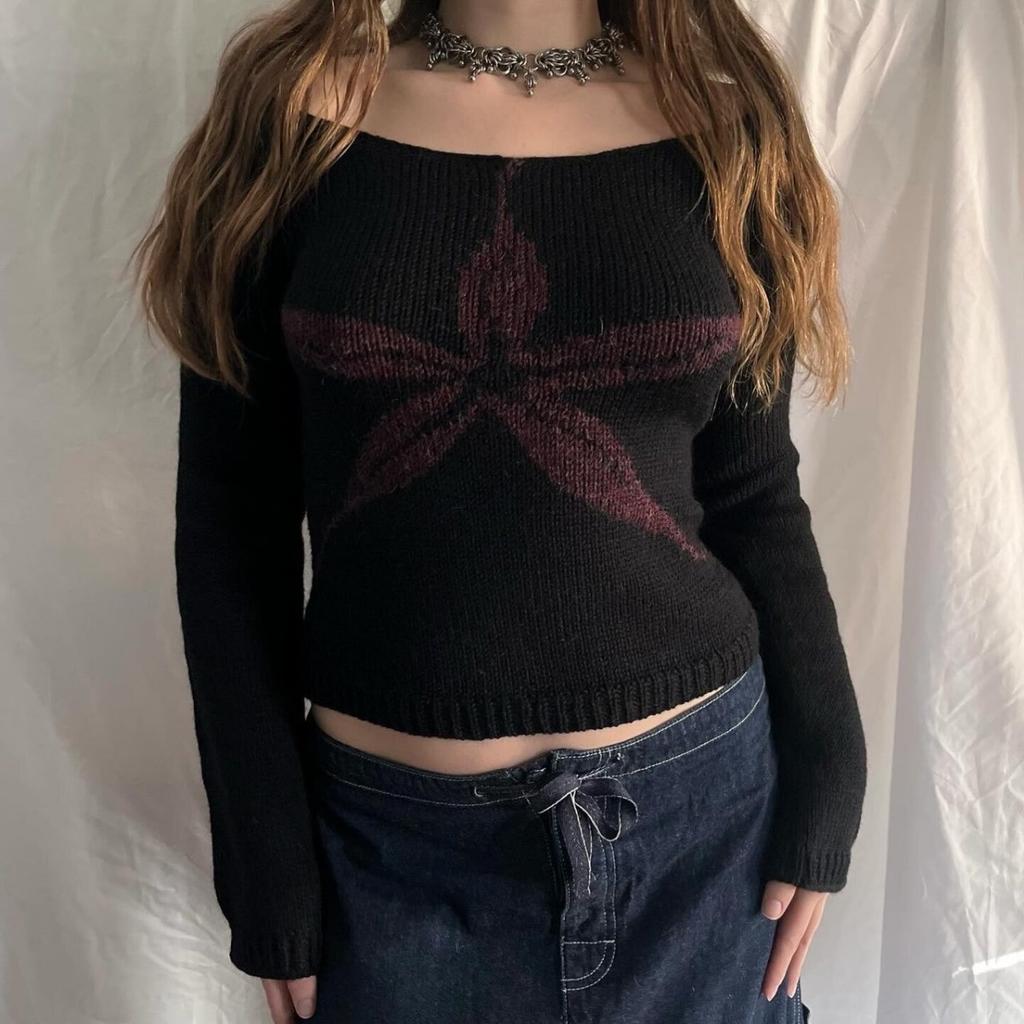 2KWEIRD Женские вязаные топы с открытыми плечами, облегающий свитер с графическим принтом, трикотаж с длинным рукавом, эстетика Y2K, уличная одежда