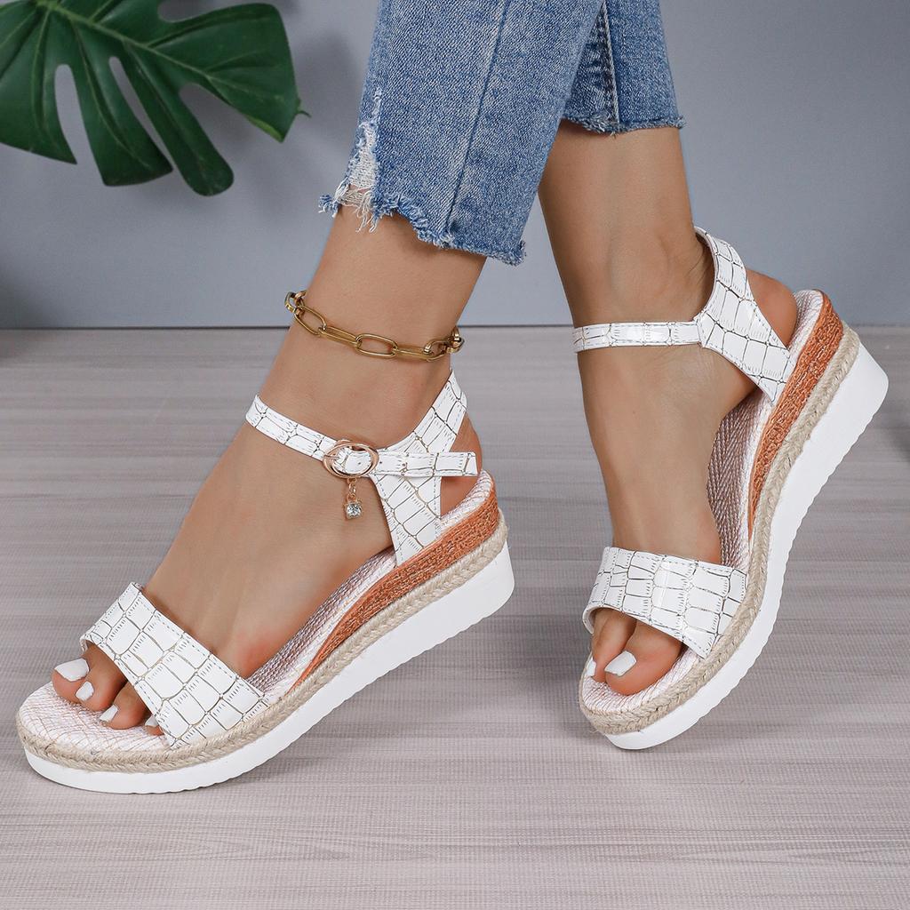 Мода Модные белые клетчатые босоножки на танкетке для женщин Лето 2024 Легкие нескользящие пляжные туфли Женские босоножки на платформе с пряжкой и ремешком