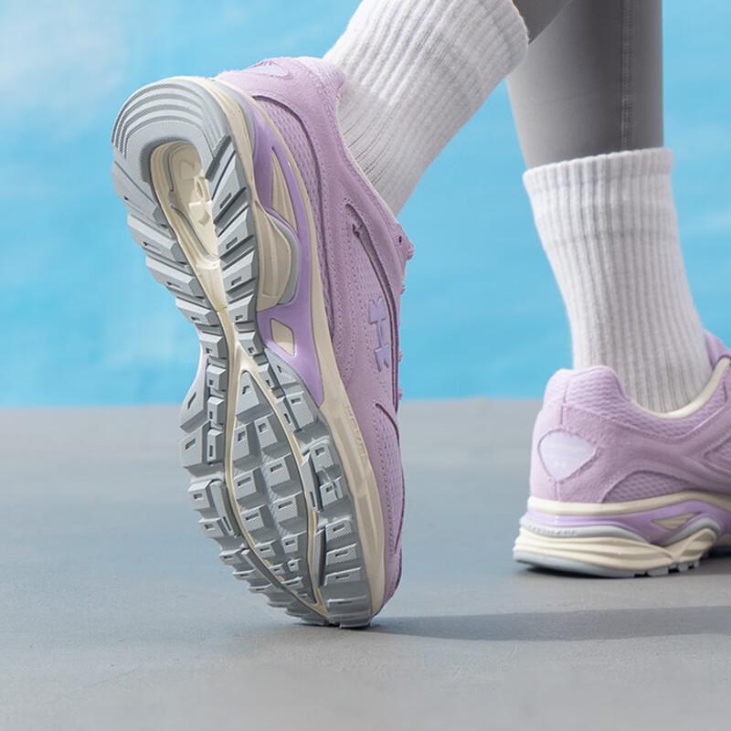 Under Armour HOVR Унисекс Повседневная обувь