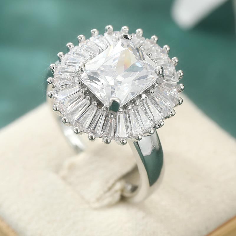 Luxury Inlaid White CZ Women's Ring Aesthetic CopperColor Geometry Daily Wear Party Jewelry Anniversary Gift