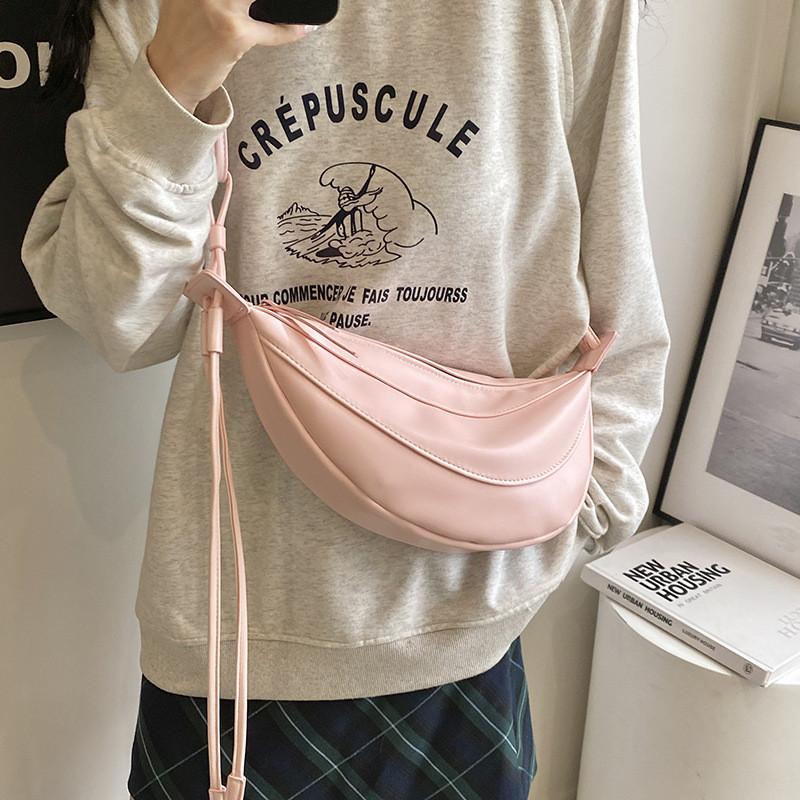 Ielgy Niche Design Popular Dumpling Bag Simple Texture Chest Bag All-Match Ladies Shoulder Messenger Bag