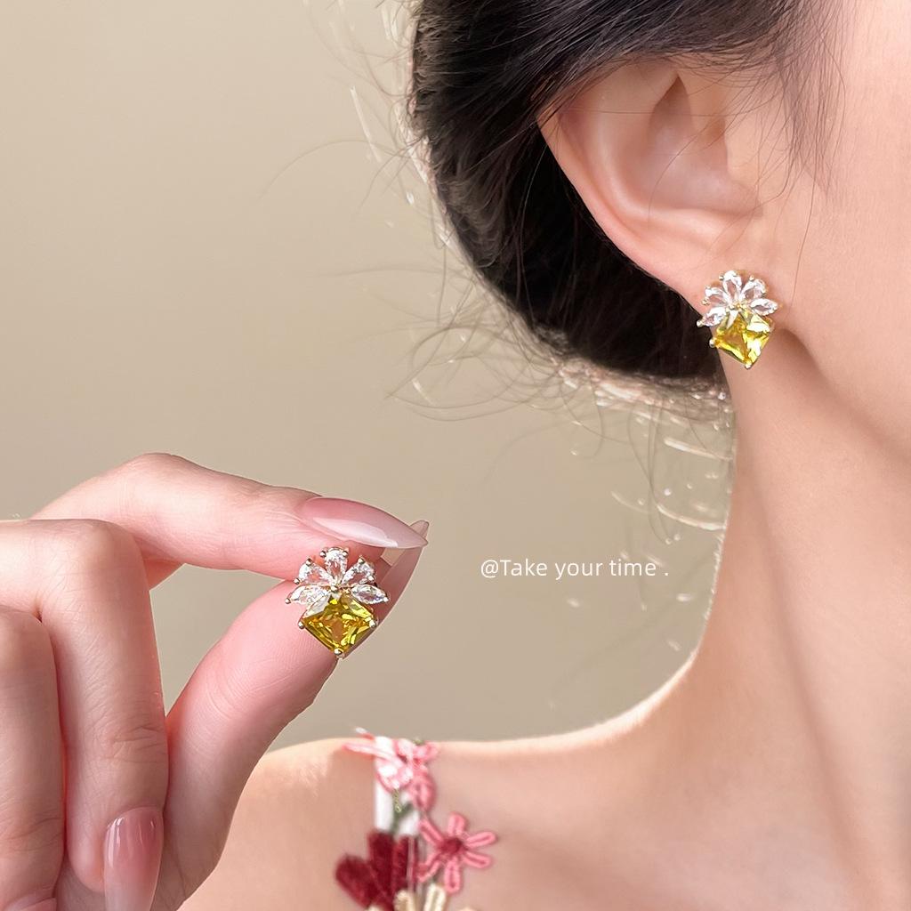 Модный инкрустированный циркон очень блестящий и яркий! Позолоченные 14K цветные серьги-гвоздики с драгоценными камнями серьги