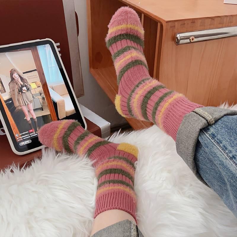 Retro Color-blocking Striped Mink Fleece Socks for Women, Mid-calf Socks for Autumn and Winter, Fleece and Thickened Couple's Long Socks