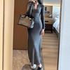 [] Серое вязаное платье с длинным рукавом, осеннее, с темпераментом, облегающее, длинное платье, полуоткрытая горловина, облегающая бедра юбка