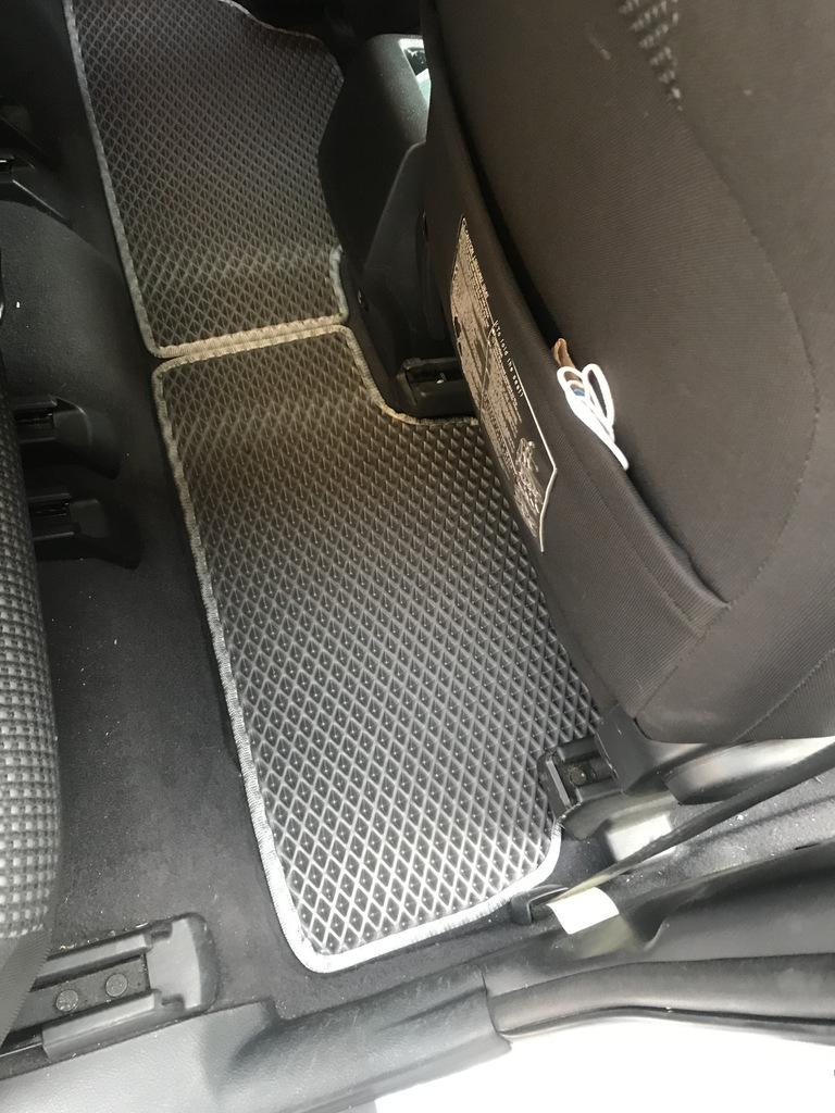 Коврики EVA (черные) для Toyota Corolla Verso 2004-2009 гг