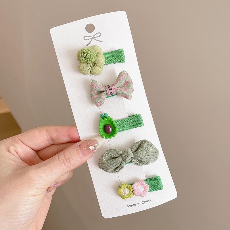 Retro Cute Baby Hair Clips – Gentle Fabric Flower Headwear for Girls