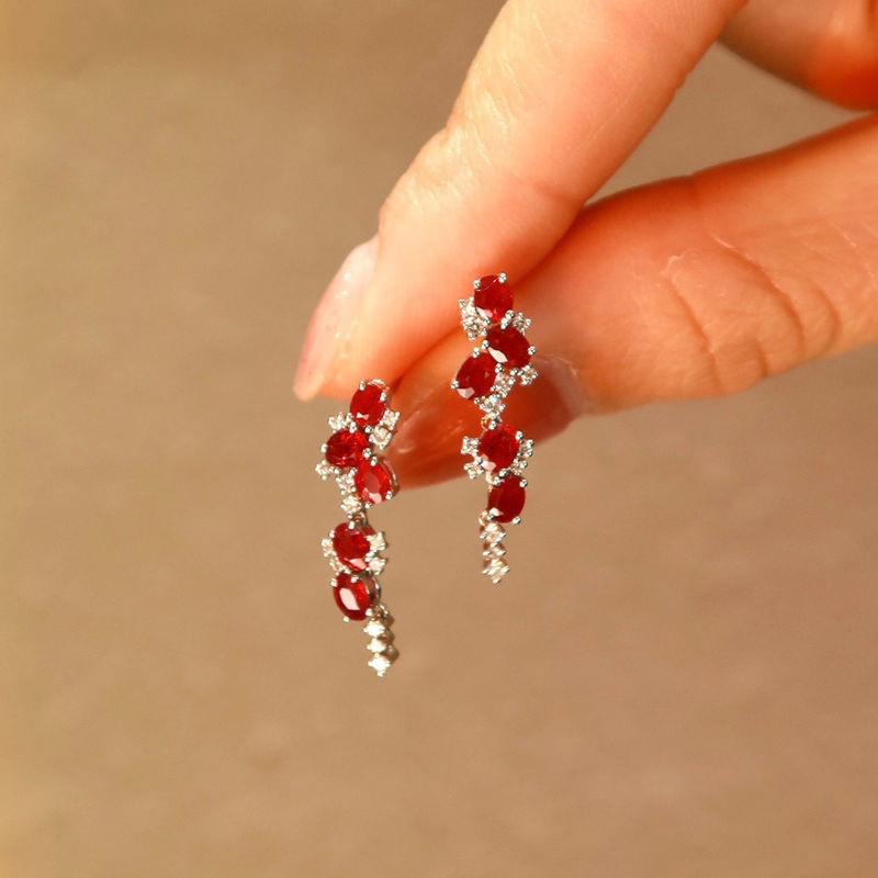 Длинные серьги-гвоздики Inspired Multiples с рубиновыми кисточками для женщин в этническом стиле. Легкие роскошные помолвочные украшения.