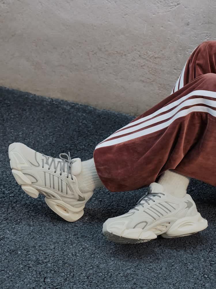 Adidas "Easy Shoes" MEGASTRIDE на толстой подошве повседневные папины кроссовки Adidas KJ3920