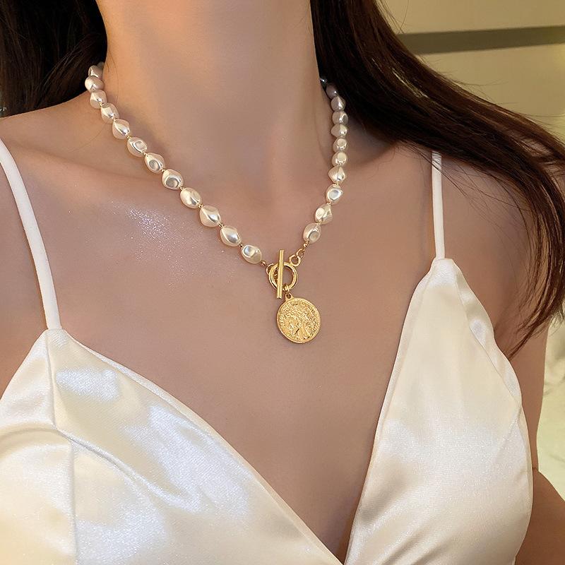 Korean temperament love butterfly pearl fringed necklace fashion collarbone chain versatile item decoration