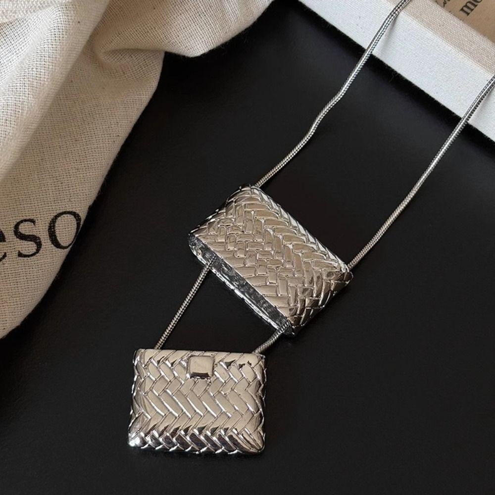 With Water Bottle Pendant Sweater Chain Necklace Women Choker for Fashion Enthusiasts