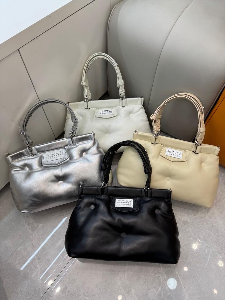 2026 Внешняя торговля Меховая сумка-подушка для подушек Большая вместимость Модная Универсальная Мягкая Облачная сумка Сумка-тоут Портативная Сумка для ужина Женская