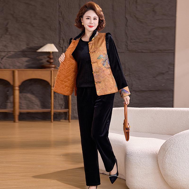 Новый зимний жилет в китайском стиле: Золотой велюровый комплект из 3 предметов для женщин среднего возраста