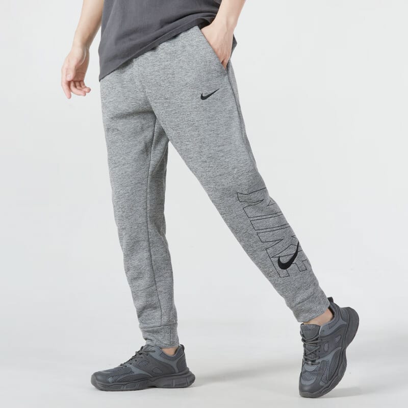 Nike Серые мужские вязаные спортивные штаны с принтом в виде букв, эластичным поясом и манжетами, утепленные флисом FB6893-063