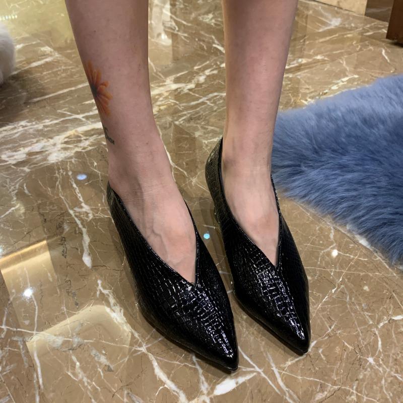 Мода заостренный носок V-образный вырез лакированные ботильоны женские шпильки 2024 осень новые сапоги с рисунком змеиной кожи тонкие кожаные сапоги