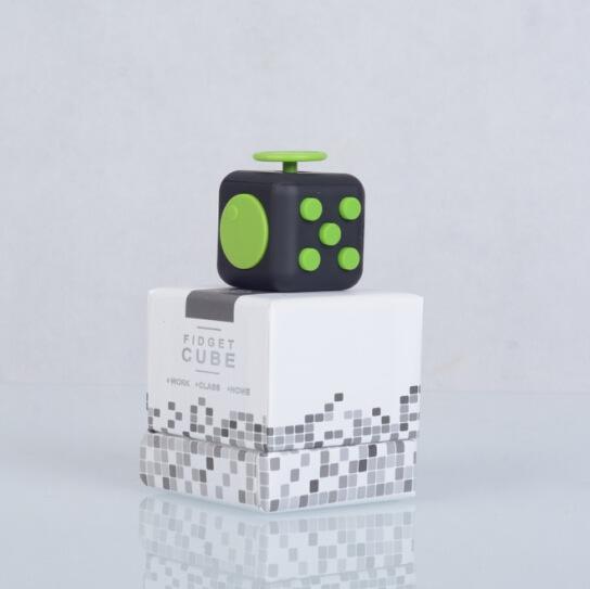 Игрушка Fidget Cube, снимающая стресс, тревогу и давление, отлично подходит для взрослых и детей [идея подарка] [расслабляющая игрушка] [средство для снятия стресса] [мягкий материал]