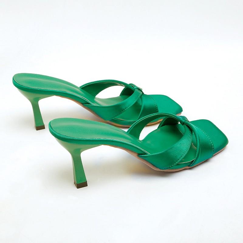 Мода 2024 года, женские новые тапочки, сексуальные кожаные туфли с красным бантом на римском каблуке-шпильке, элегантные атласные туфли с квадратным носком, женские туфли Zapatillas