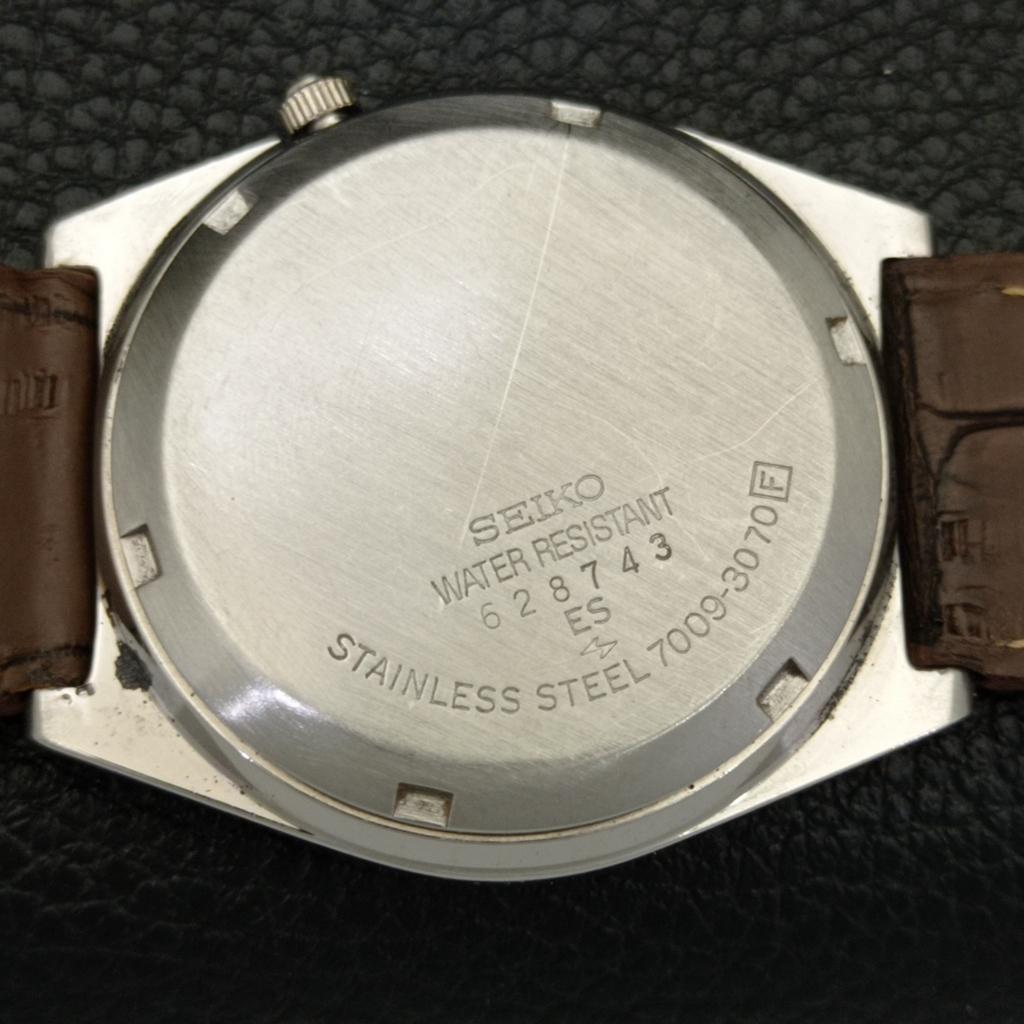 Seiko 5 АВТОМАТИЧЕСКИЕ ВИНТАЖНЫЕ ЯПОНСКИЕ МУЖСКИЕ ЧАСЫ С ЗОЛОТИСТЫМ ЦИФЕРБЛАТОМ a701657-5 R206c-a701657