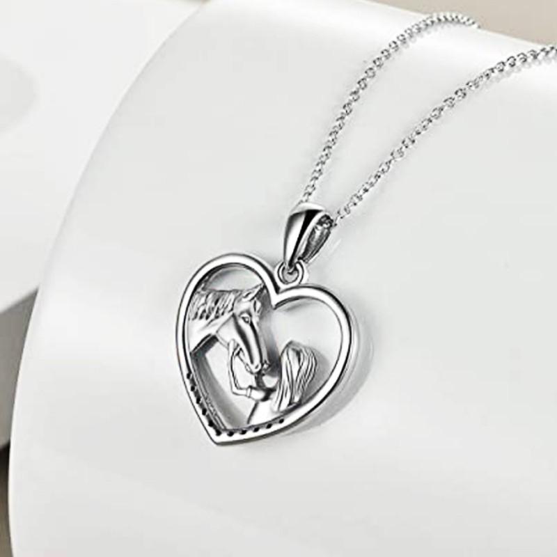 Ожерелье с подвеской в виде девушки и лошади в стиле Хуэйтань для женщин, необычный подарок друзьям, повседневный аксессуар, креативное украшение на шею