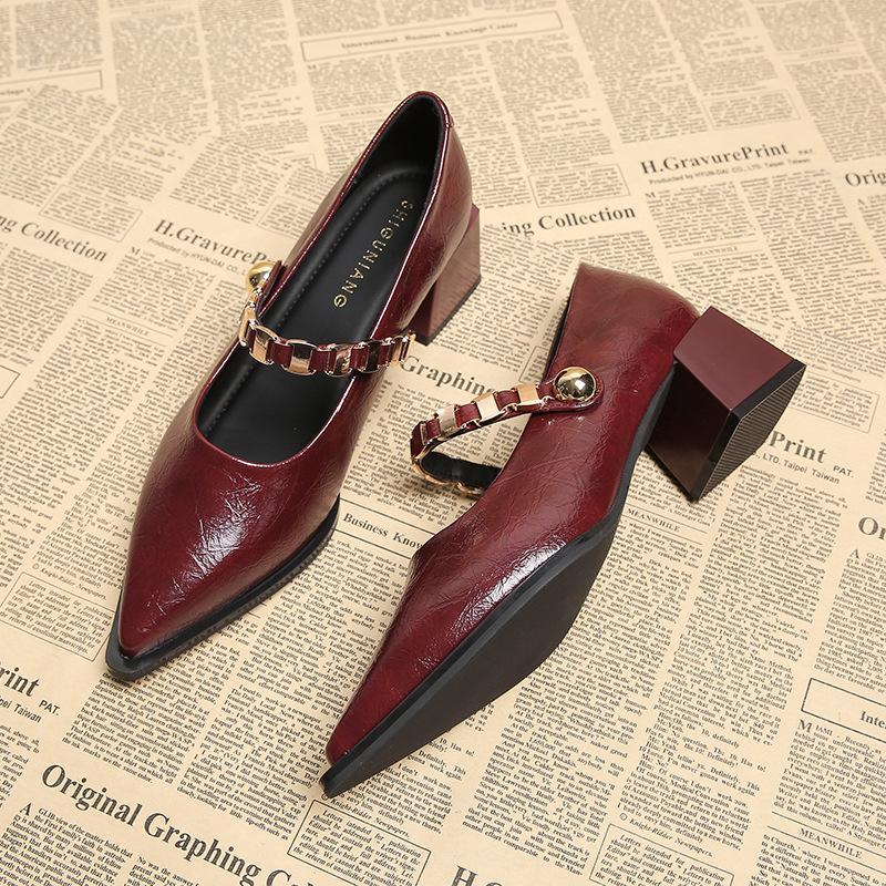 Модные женские туфли-лодочки с острым носком и высоким каблуком