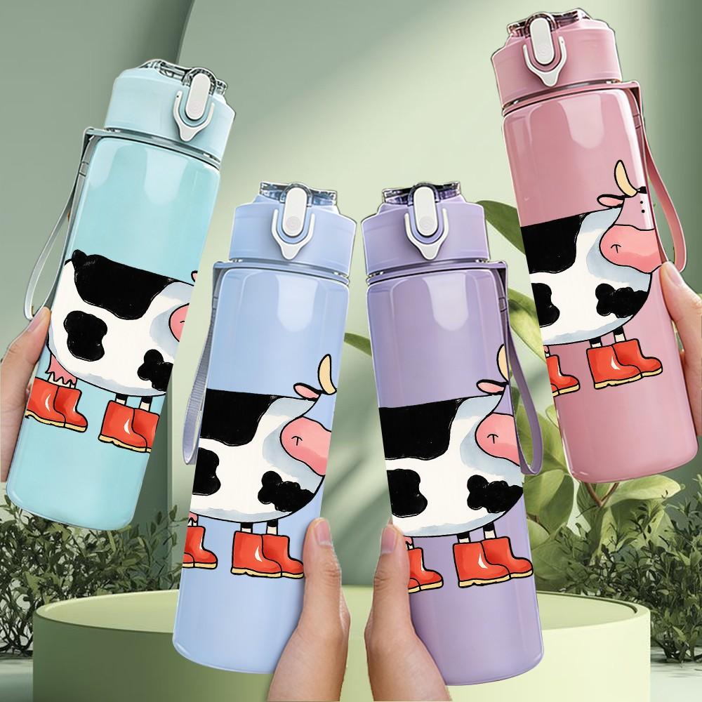 1PC Cute Farm Cow Cartoon 750ml Color Plastic Sports Water Bottle Leakproof Flip Straw Lid Suitable for Sports Office Home Use