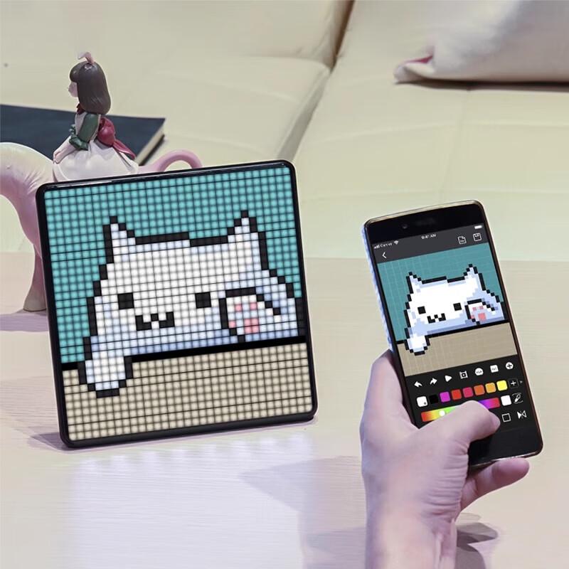 Пиксельный дисплей Divoom Pixoo Max с часами и подсветкой окружающей среды