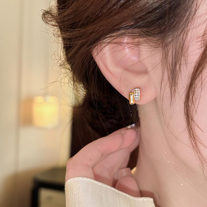 Mini Micro Inlaid Zircon Plated Gold Parallel Line Shaped Earrings New Luxury Jewelry For Women‘s Set Accessories