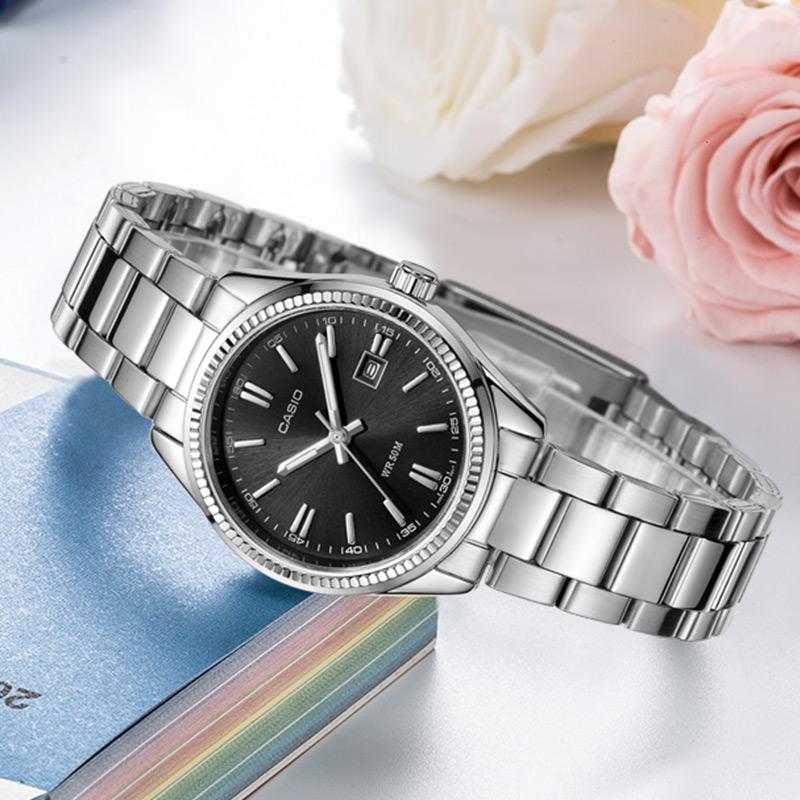 Casio Женские часы стандартной серии Черные LTP-1302D-1A1 LTP-1302D-1A1