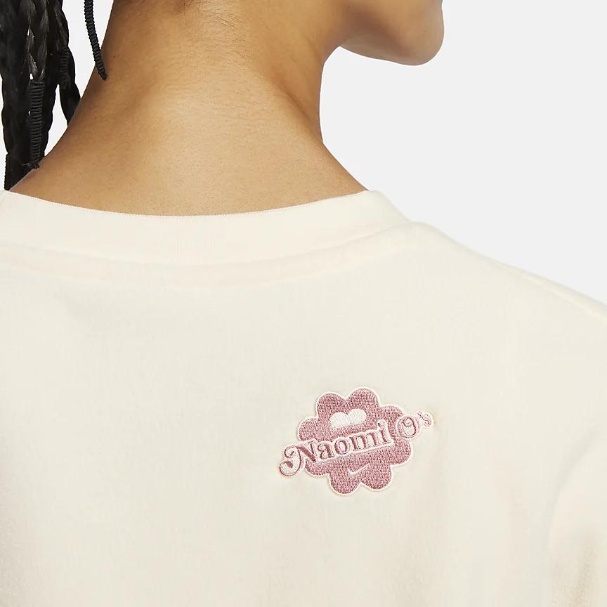Nike Женский флисовый свитшот с круглым вырезом и вышитым логотипом X Naomi Osaka, женские топы цвета слоновой кости FD5505-110