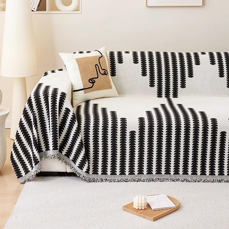 Chenille Nordic Sofa Cover: One-Piece, Dust-Proof, All-Season Blanket