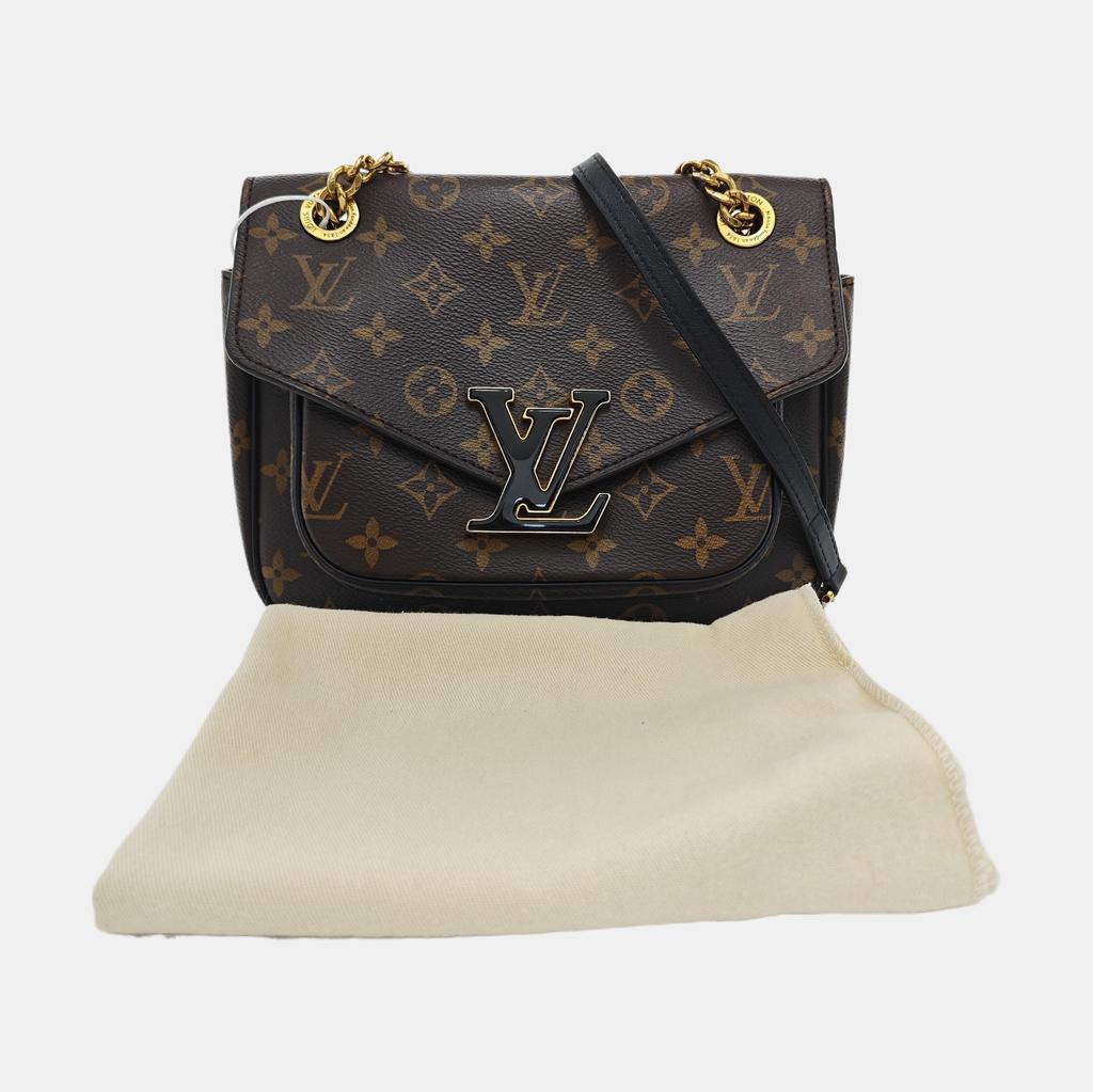 [Pre-Owned] Passy Classic Monogram Adjustable Shoulder Strap Coated Canvas With Leather Trim Messenger Bag - Good #1O4KVH4