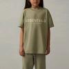 Fear of God Футболка для детей Essentials SS22 с принтом логотипа Sea Foam, круглым вырезом и коротким рукавом, детские футболки серо-зеленого цвета FOG-SS22-350