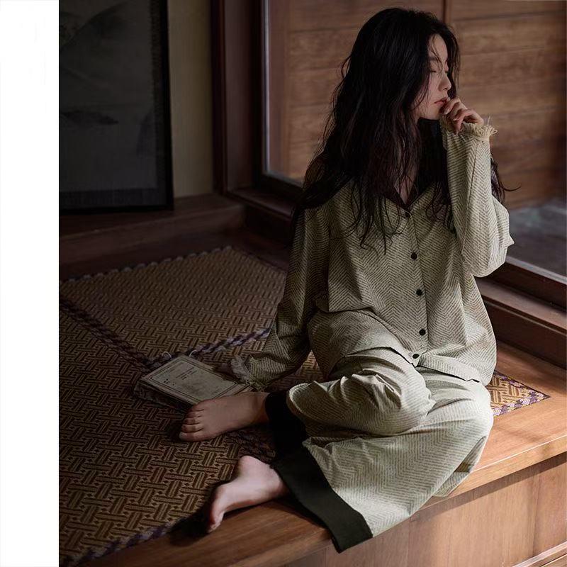 Женский пижамный комплект с подкладкой против выпирания: Комплект с длинным рукавом и брюками, повседневный расслабленный стиль для весны-зимы