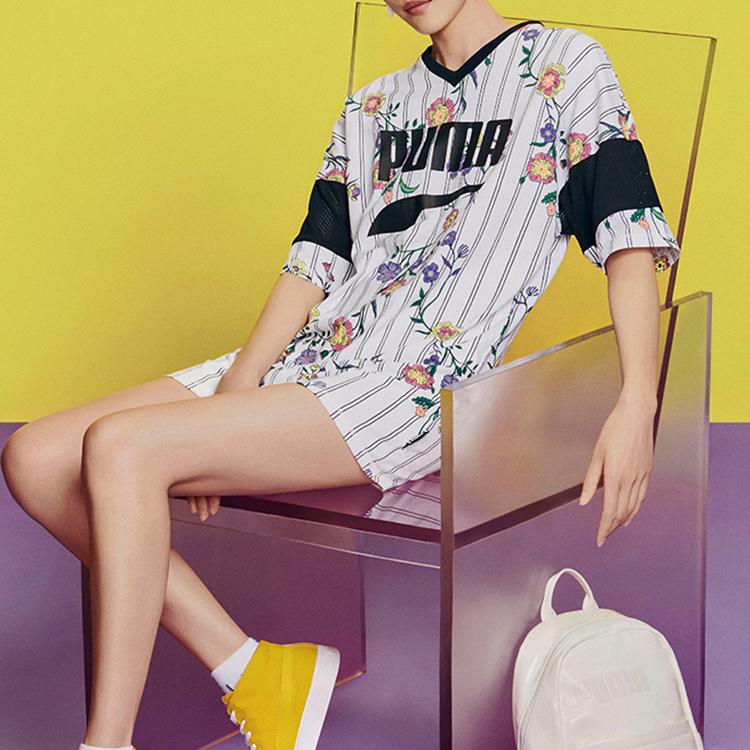 Puma Повседневное спортивное платье с цветочным принтом, V-образным вырезом и коротким рукавом, женское платье, белое 597464-02