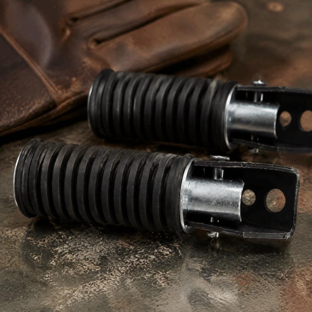 2pcs Foldable Design Rear Foot Pegs Durable Metal Construction Motorcycle Foot Pegs Rear Seat Area
