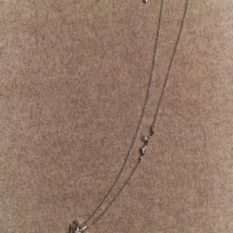 Vingt six Avril 3-n4 soft flower long necklace