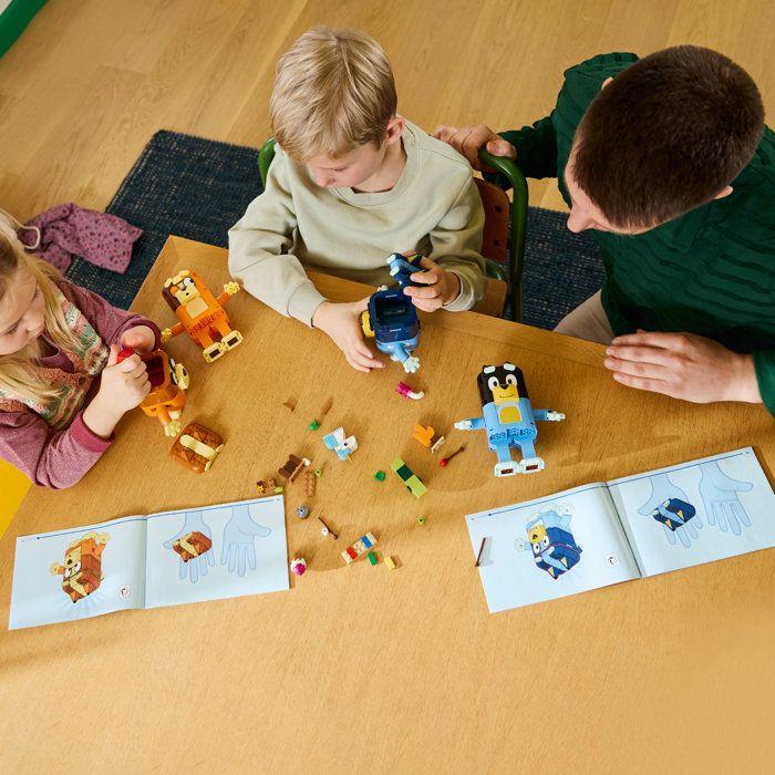 LEGO Bluey 11217 La Famille de Bluey en Briques - Jeu Créatif dès 5 ans Fille ou Garçon