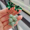 Fresh And Sweet Creative Fruit Grape String Brooch, Cardigan Fixed Anti-Light Pin Accessories Temperament Corsage Woman