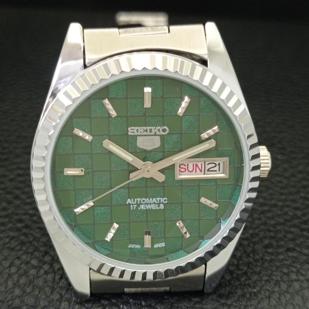 АВТОМАТИЧЕСКИЕ ВИНТАЖНЫЕ ВОССТАНОВЛЕННЫЕ МУЖСКИЕ ЧАСЫ SEIKO 5 ЯПОНИЯ ЗЕЛЕНЫЙ ЦИФЕРБЛАТ a440401-d