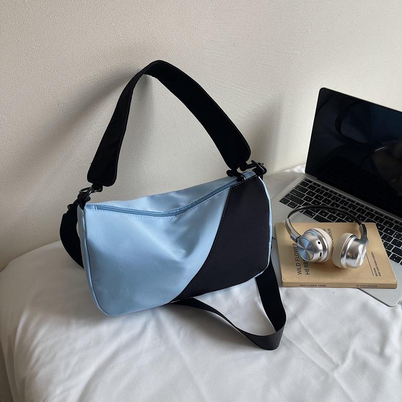 Contrasting color large-capacity fashion casual bag 2025 autumn new fashion Korean shoulder messenger bag pillow bag Korean version