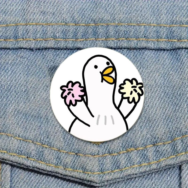 32/44/58mm Cartoon Honk White Goose Brooches Pins Cute Animal Duck Round Badges Clothes Lapel Pin Fashion Jewelry Gift Accessory