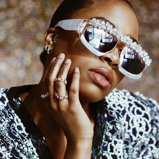 New oversized, handcrafted, diamond-studded, zircon-encrusted cat-eye sunglasses, retro, trendy, and stylish, perfect for photo shoots